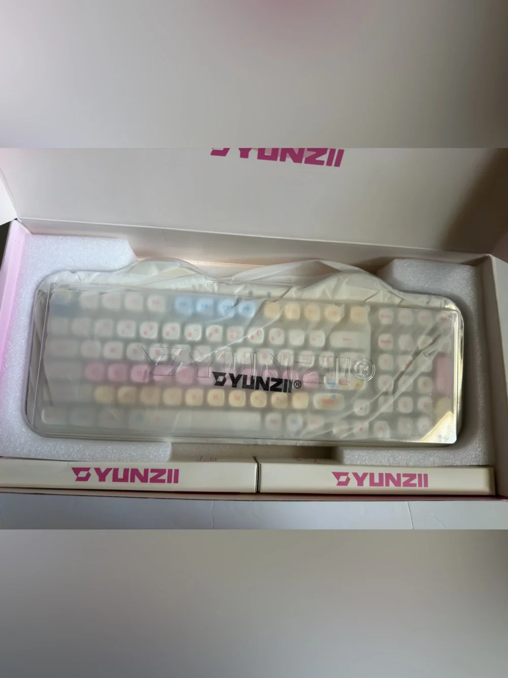 Yunzii C98 Beige Pastel Keyboard Cake Cat Wireless Mechanical Candy Switches